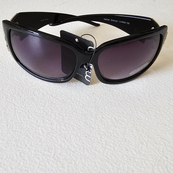 Black Italian Design Sunglasses - Picture 1 of 3